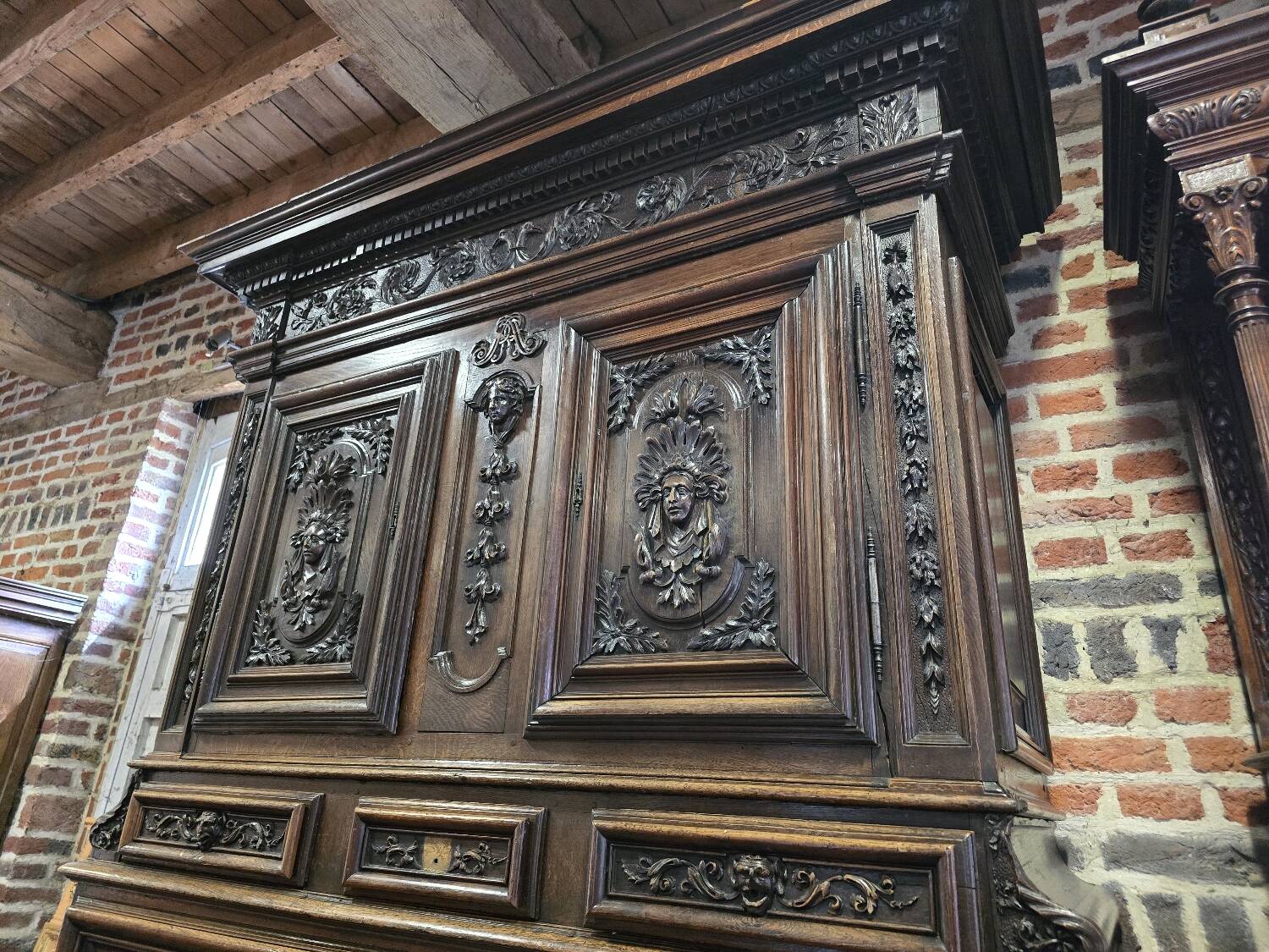 18th century Renaissance 4 door furniture