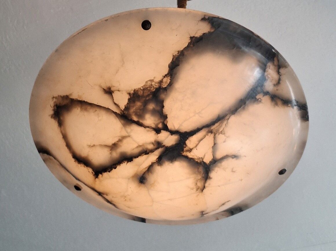 Lustre en albâtre veiné antique, 1920-30