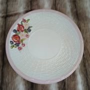 Assiette ancienne en barbotine