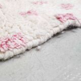 Beni Ouarain Berber rug with pink polka dots