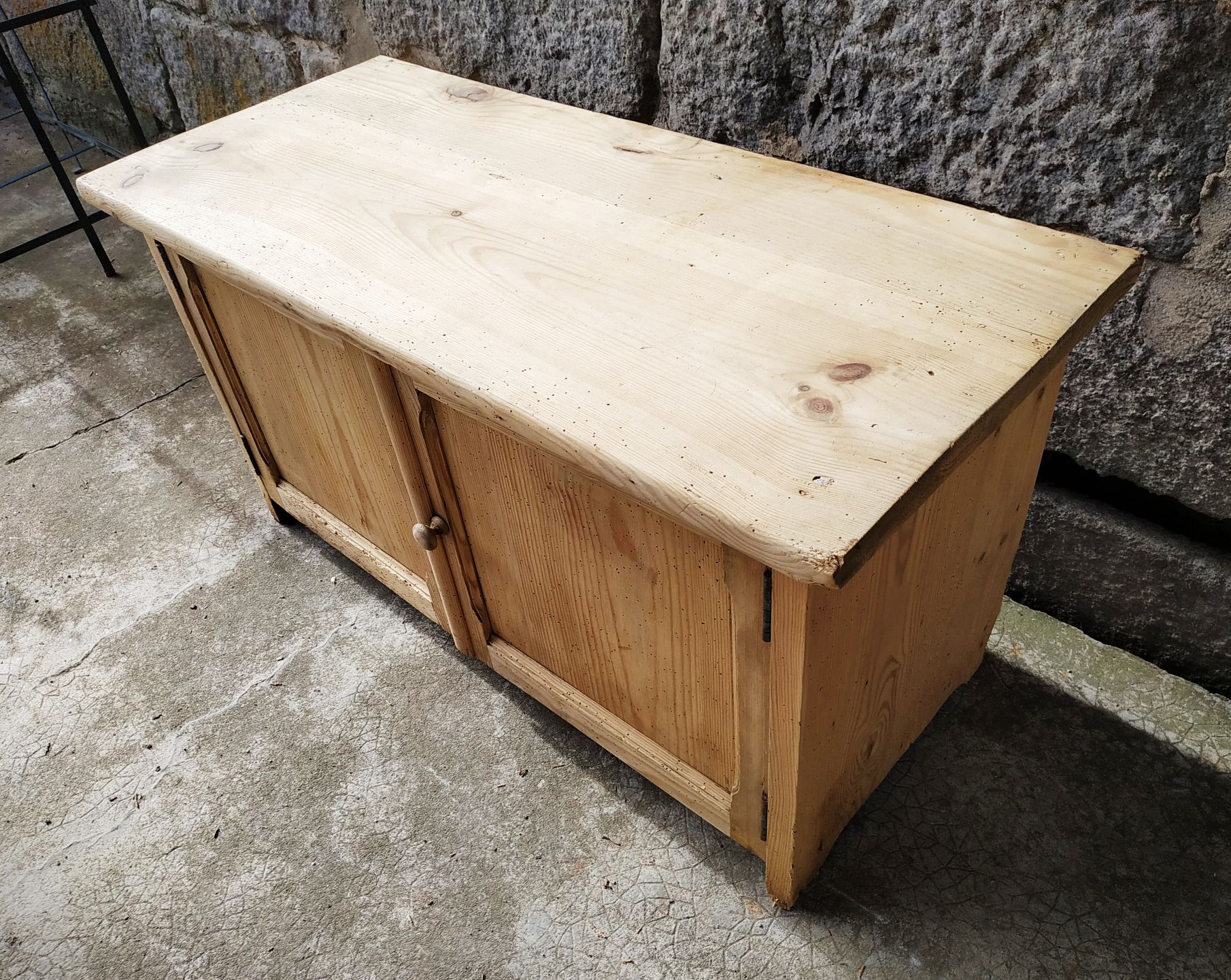 Small old tree closet