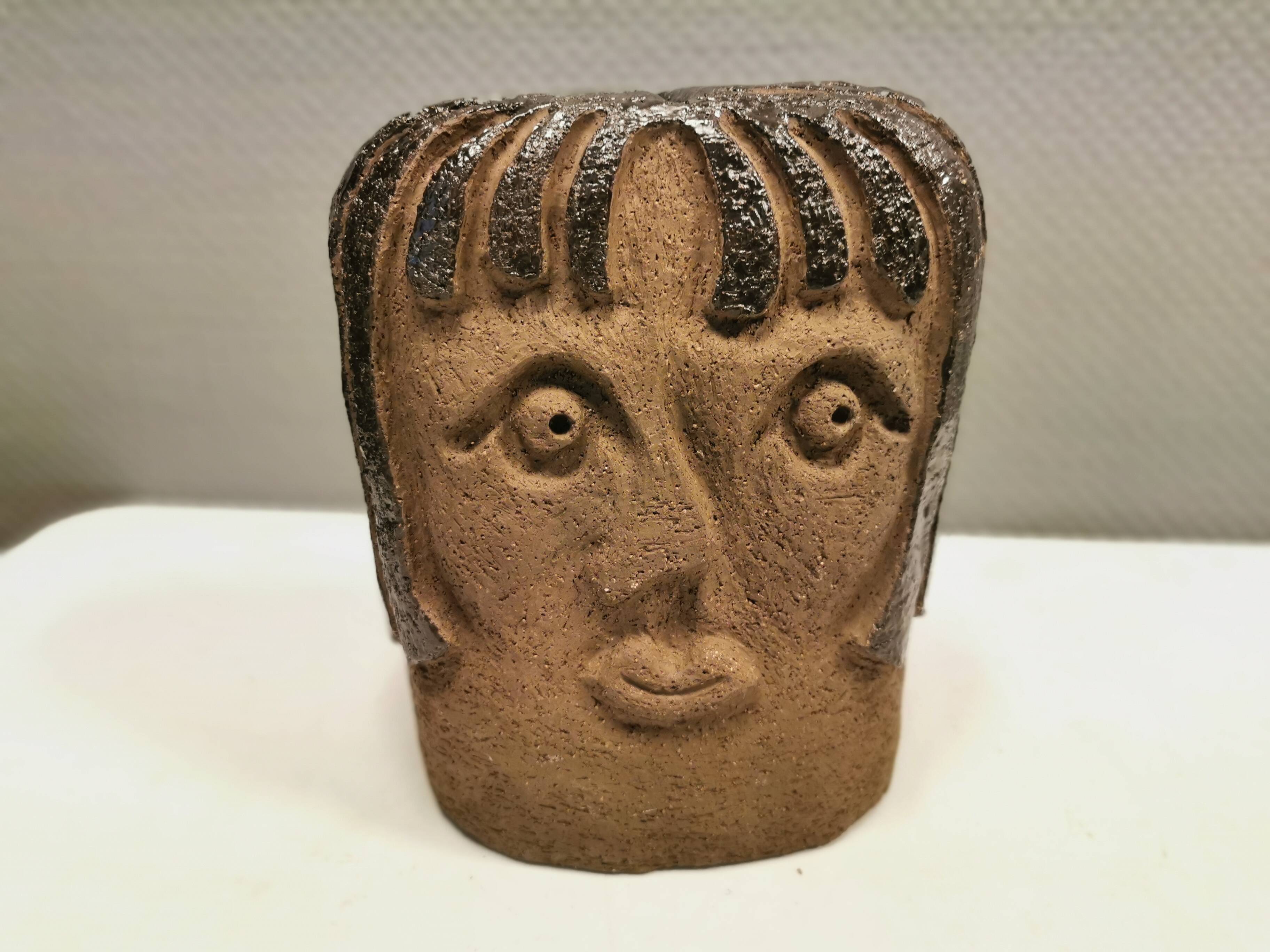 Decorative ceramic head from Sloth Ceramics Denmark 1979.