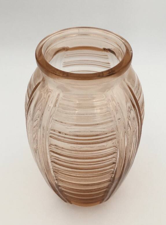 Vase style Art Déco verre moule rose