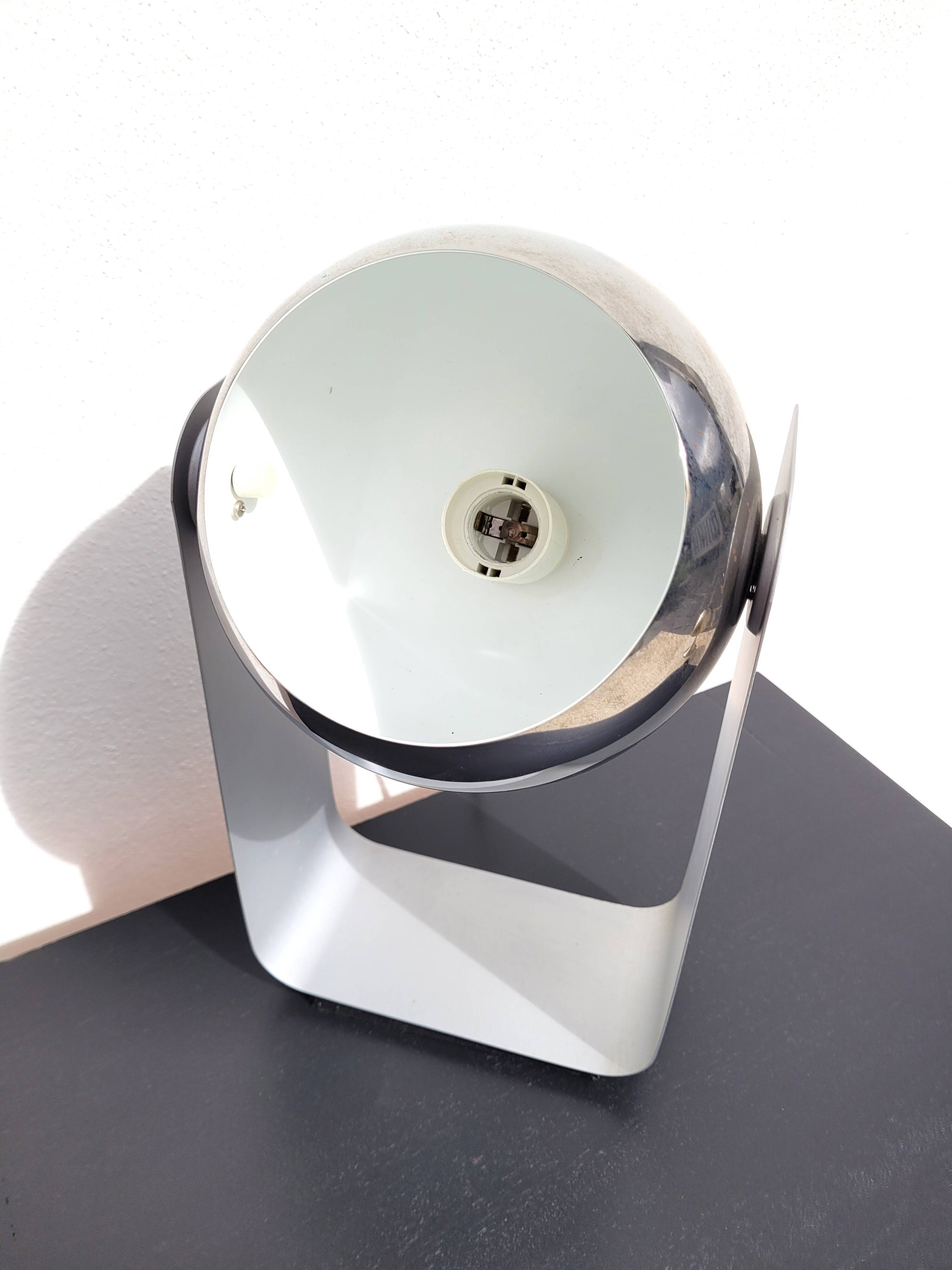 Eyeball lamp design Massive