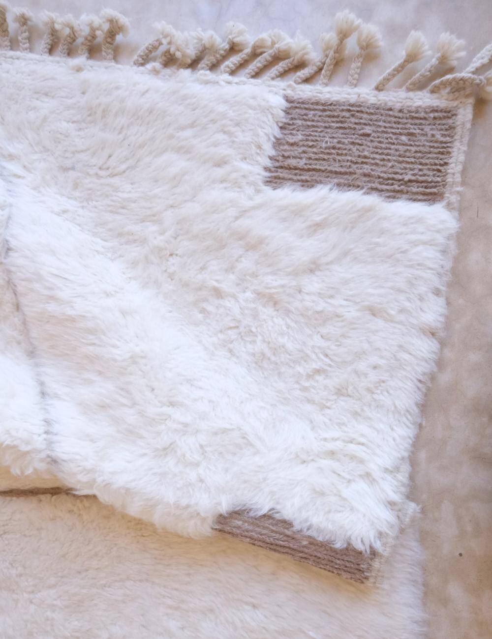 White Berber Rug - 292 x 208 cm