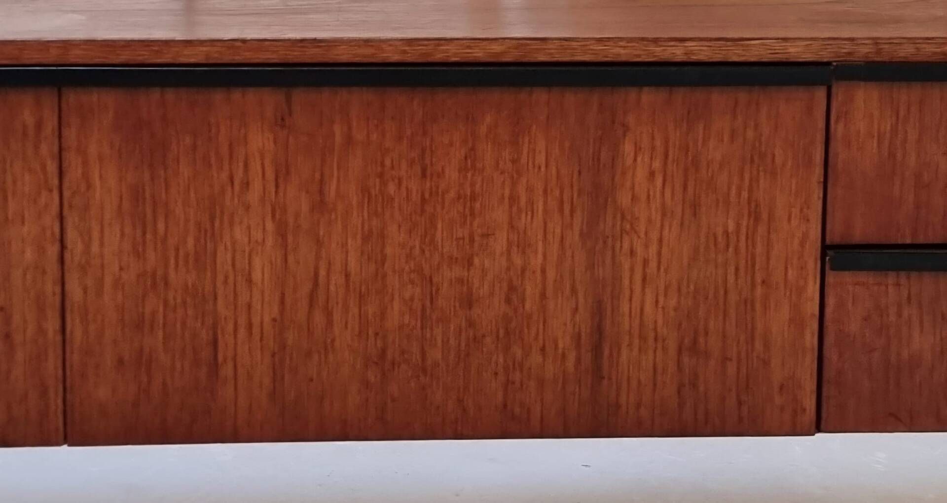 Lowboard du milieu du siècle