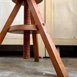 Wooden tripod stool with screw