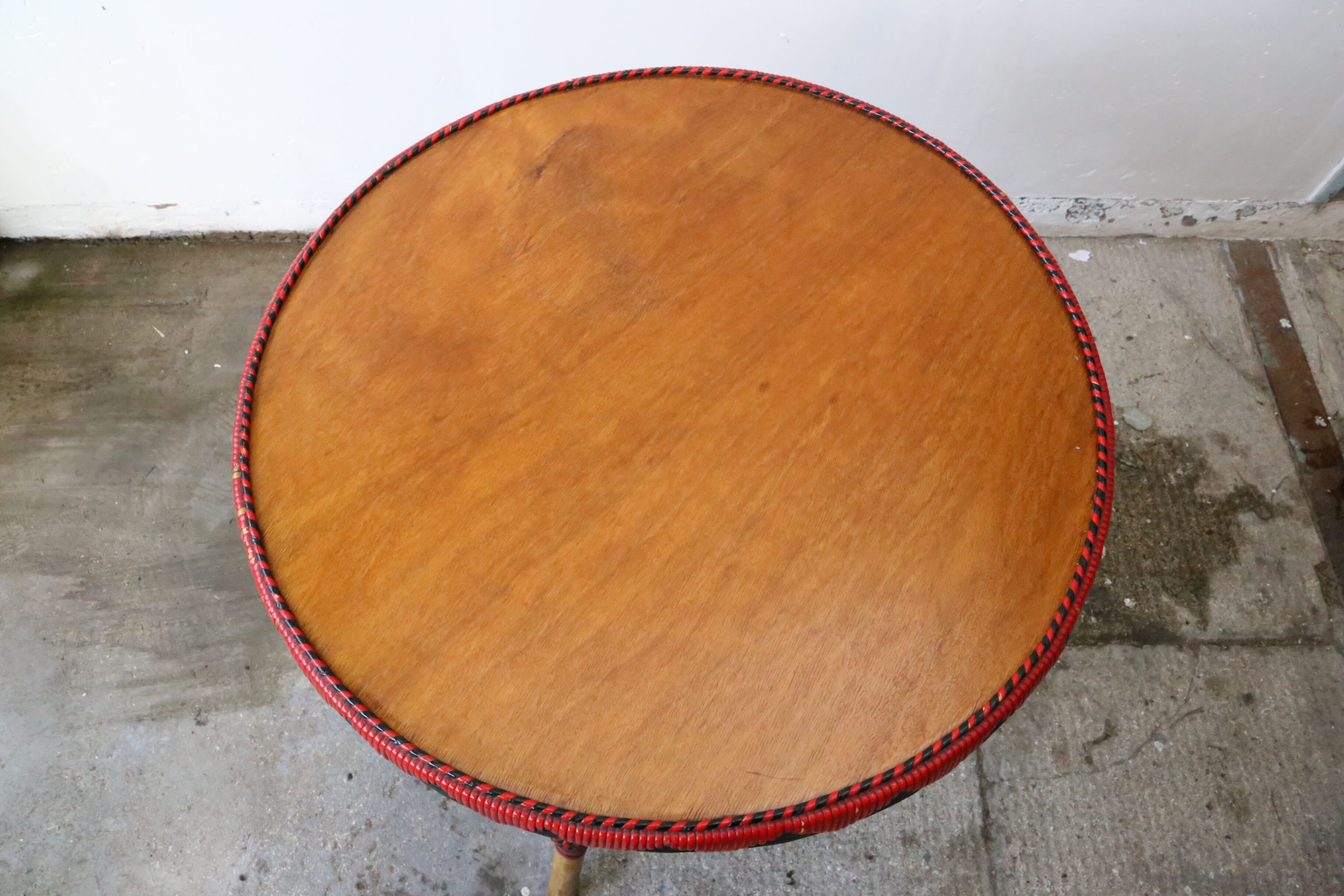 Nice rattan round table