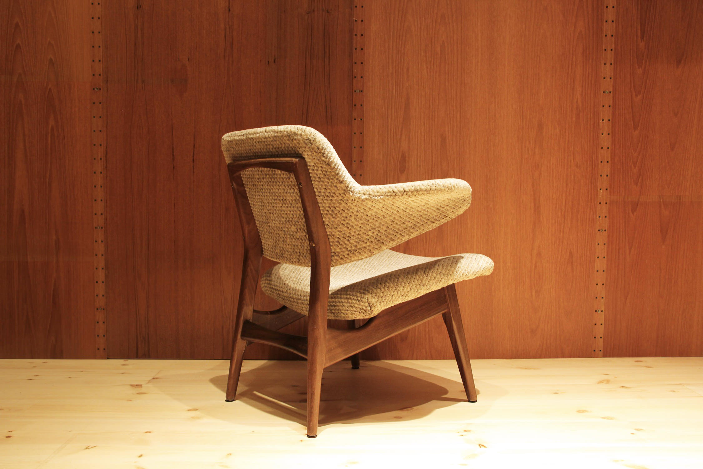 Fauteuil par Louis Van Teeffelen par WéBé