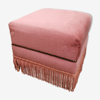 Pink square pouf