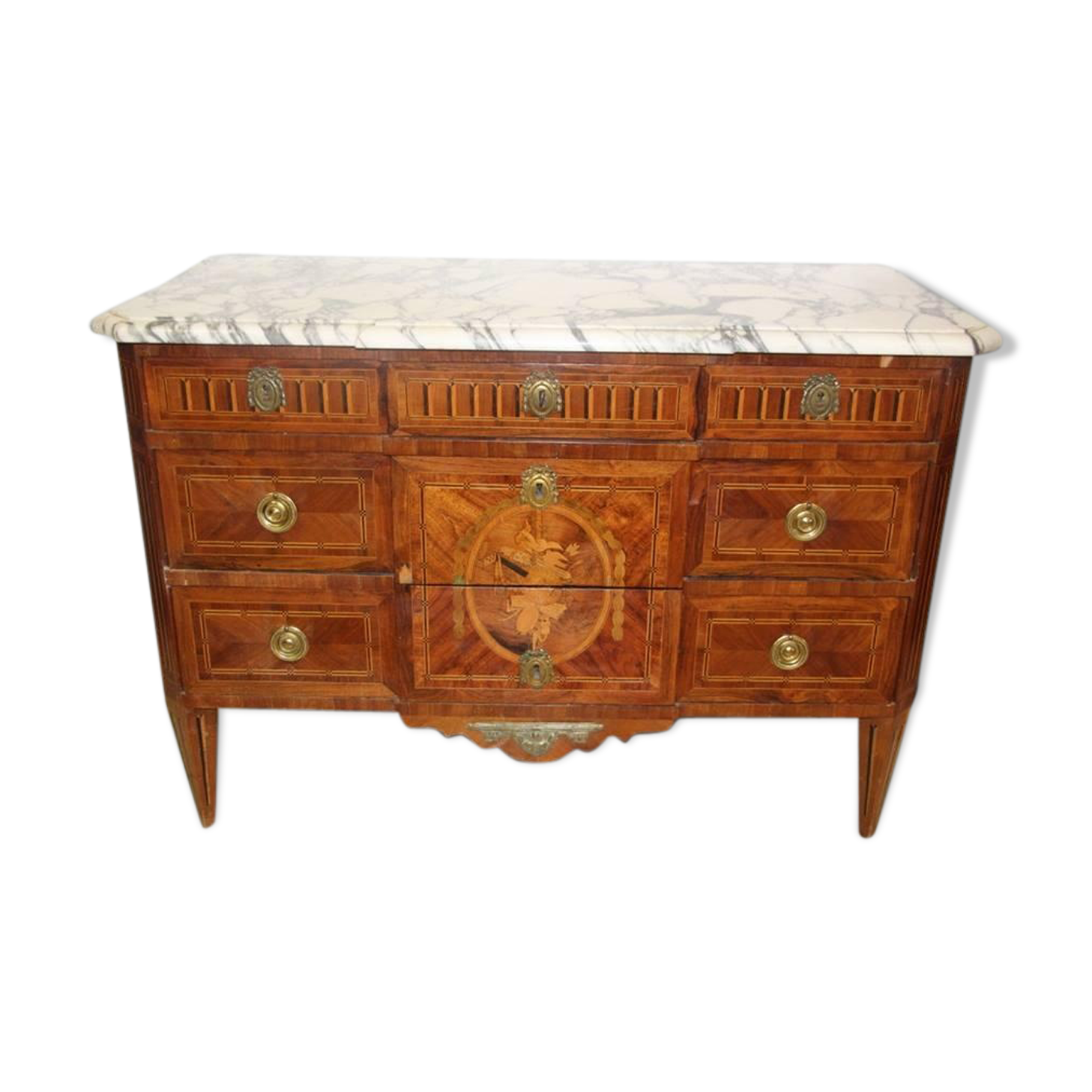 Dresser to music attributes of Louis XVl era