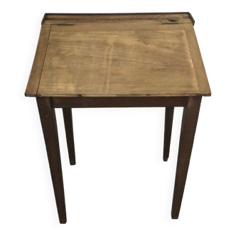 Small children's desk