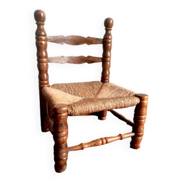 Low chair corner of fire