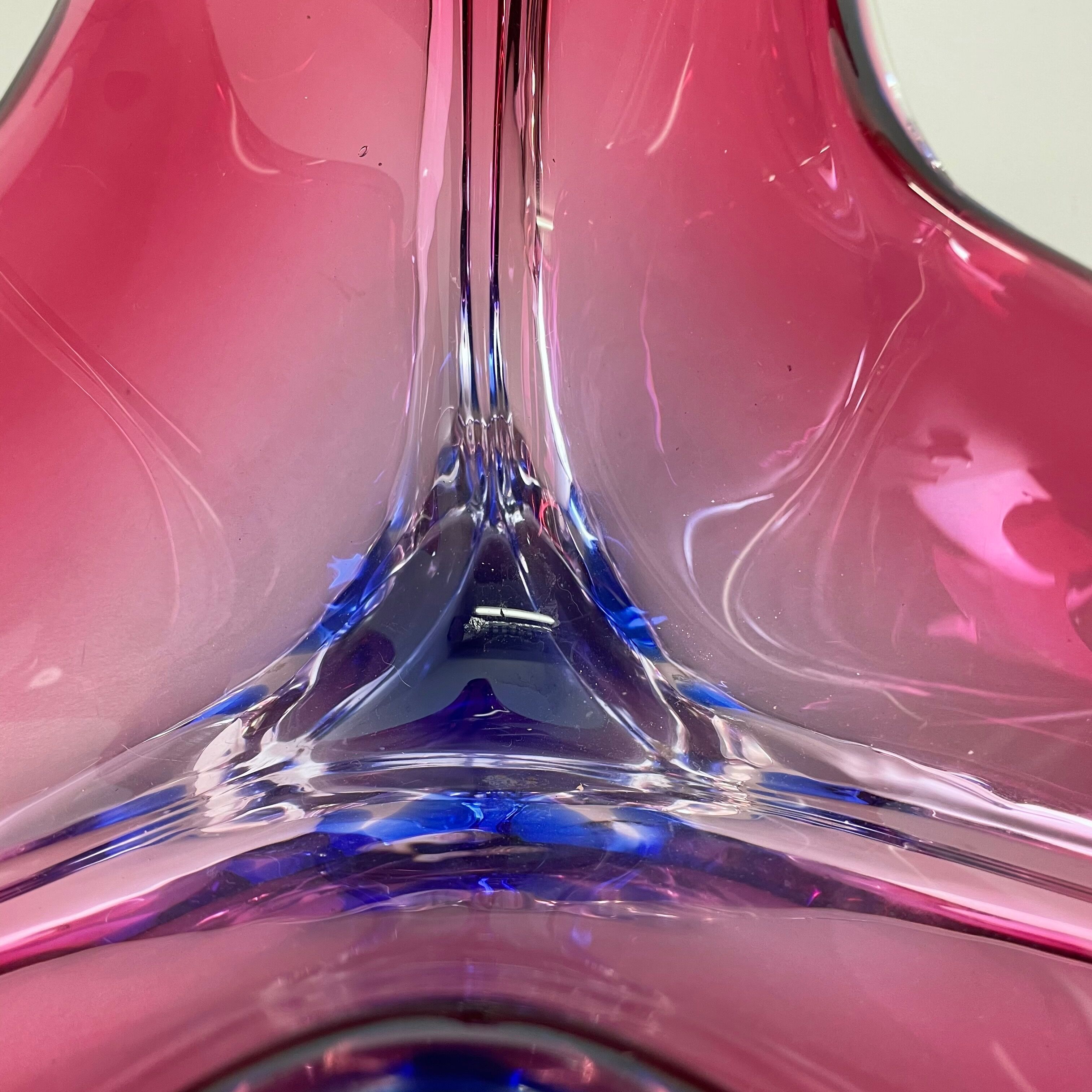 2,5 Kg Floral Glass Bowl Shell Centerpiece by Fratelli Toso Murano, Italy, 1970s