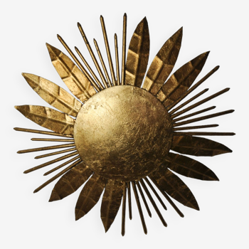 Brutalist sun floral wall lamp, gold leaf gilded metal, Italy, 1970