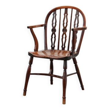 English Windsor armchair with oak seat and spindle back, 19th century