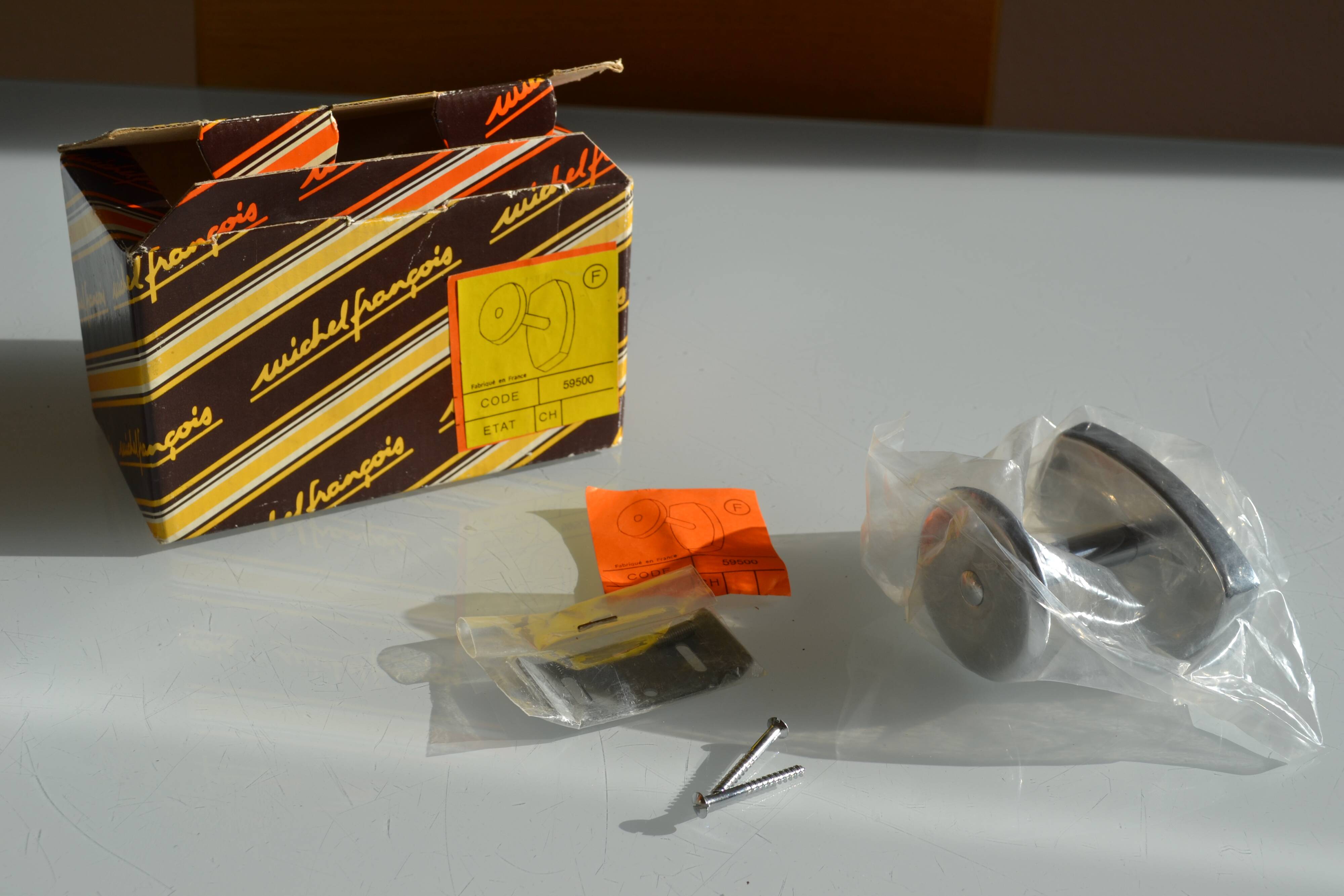 Vintage 80's chrome metal wall coat rack with 1 hook