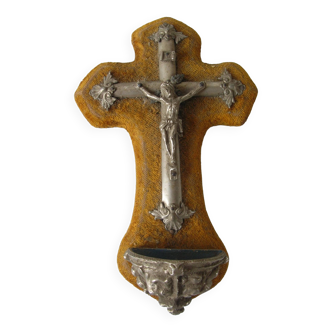 Ancien bénitier catholique Napoléon III crucifix en métal sur velours religion 18 cm