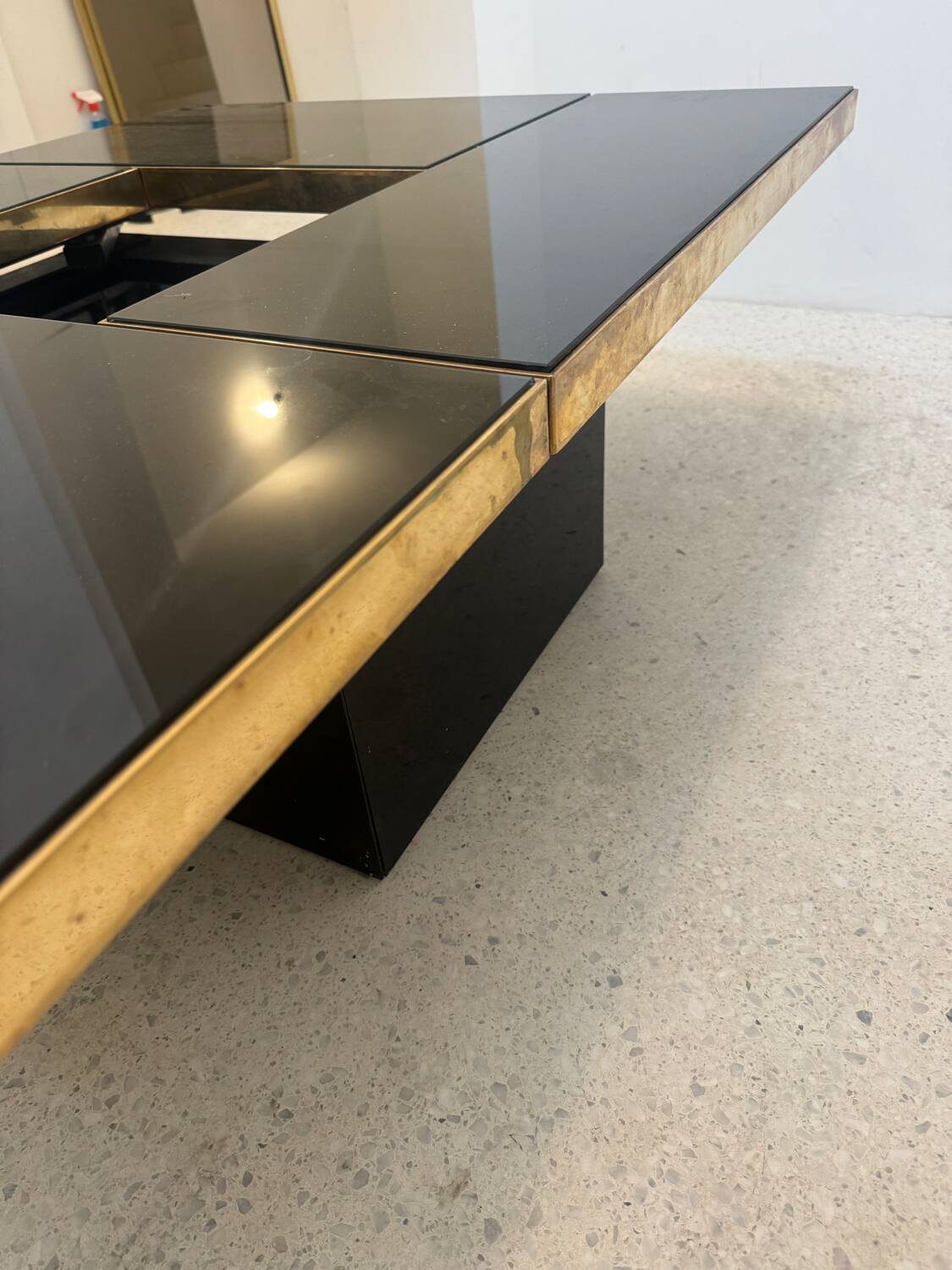 Sliding coffee table - hidden bar - Belgo Chrom