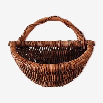 Rattan wall basket