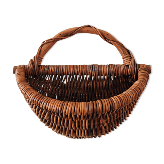 Rattan wall basket