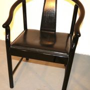 Set of 5 black lacquered leather dining chairs similar to China Chair Wegner