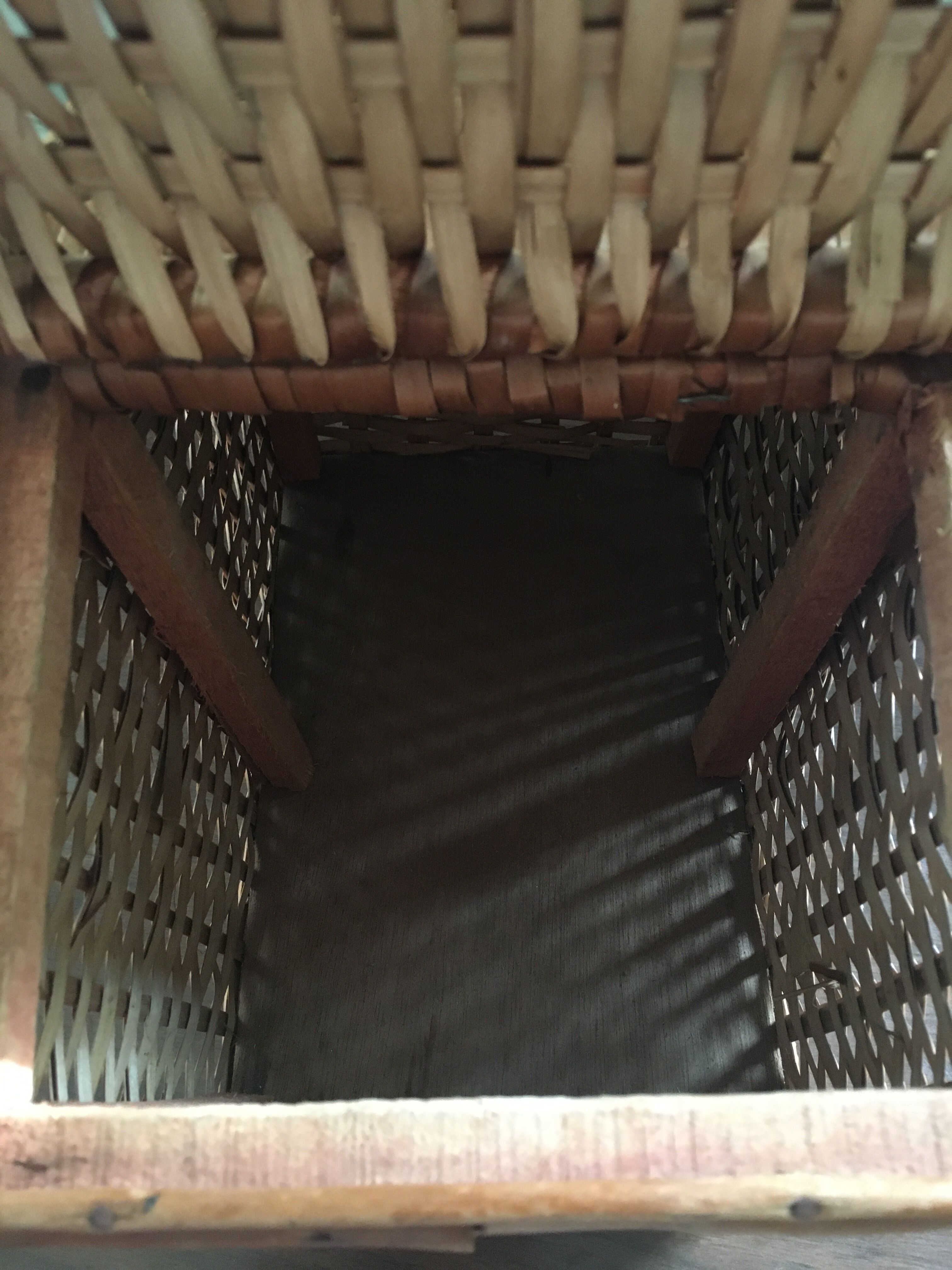 Double flap wicker basket