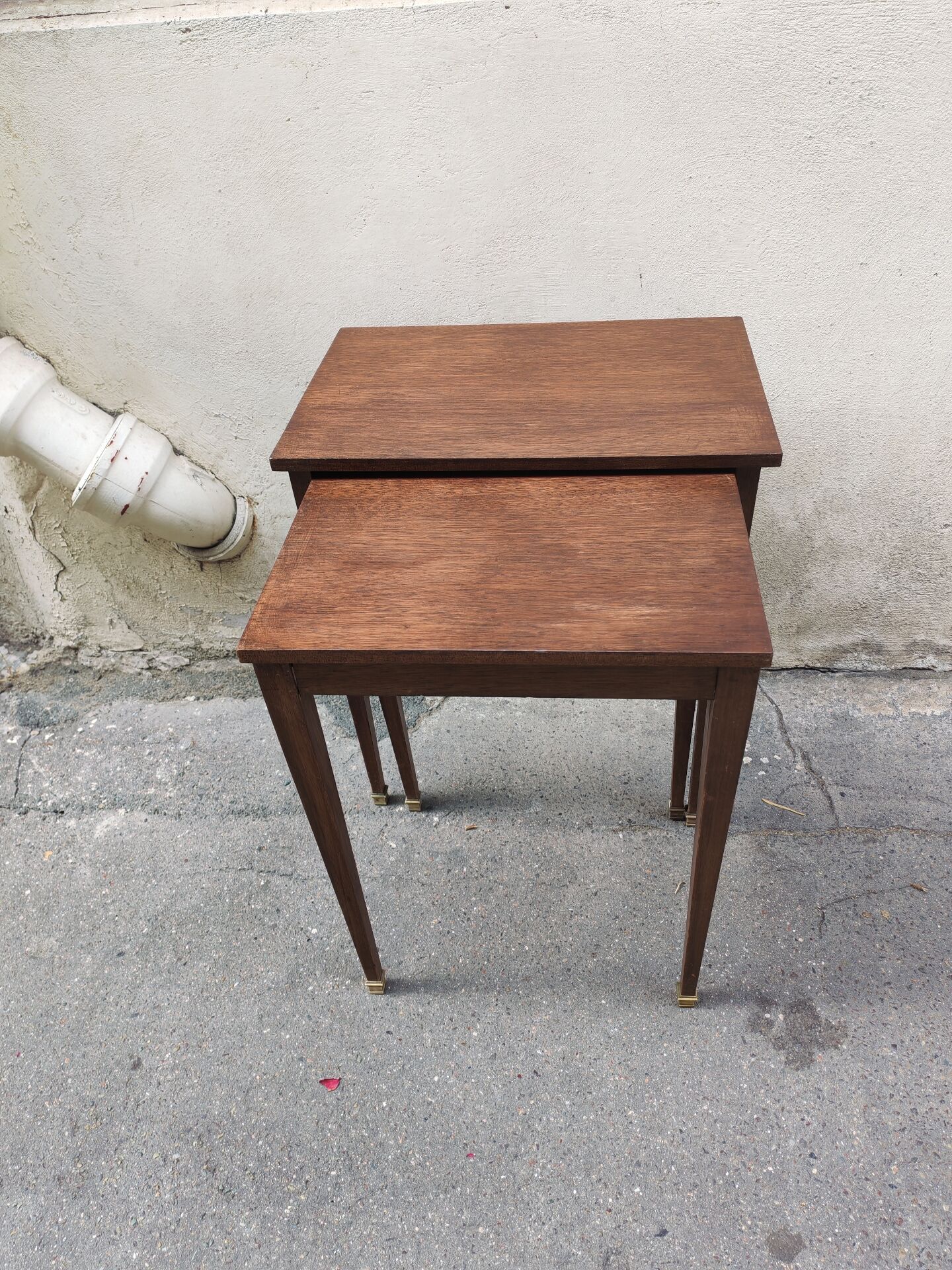 Pair of nesting tables in wood