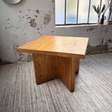Table carrée moderniste en pin massif, années 50