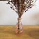 Vase en verre rose vintage