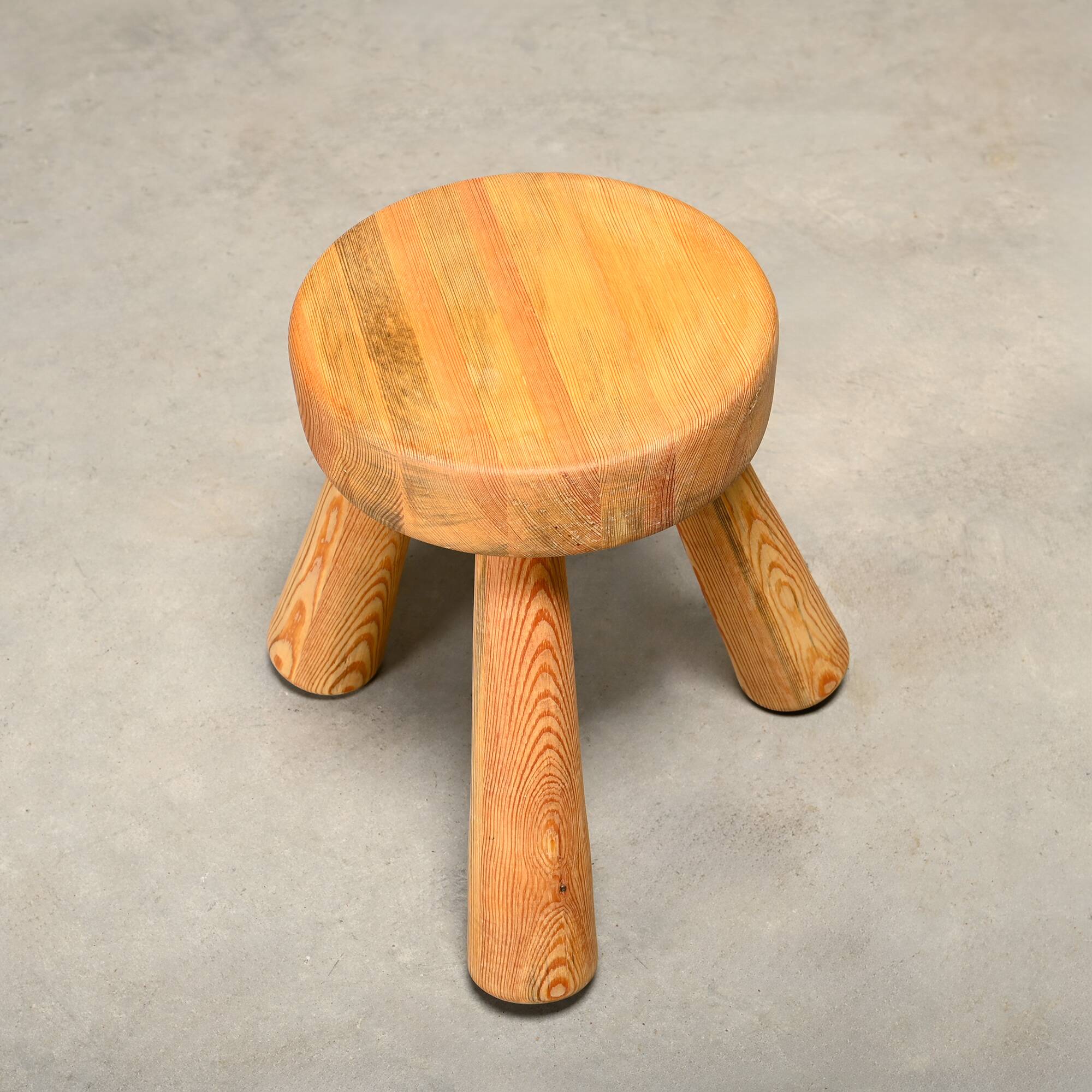 Ingvar Hildingsson Scandinavian solid Pine tripod Stool, Sweden 1970s