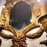 Paire de miroirs en bronze ciselé et doré formant appliques