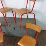 Chaises d'école