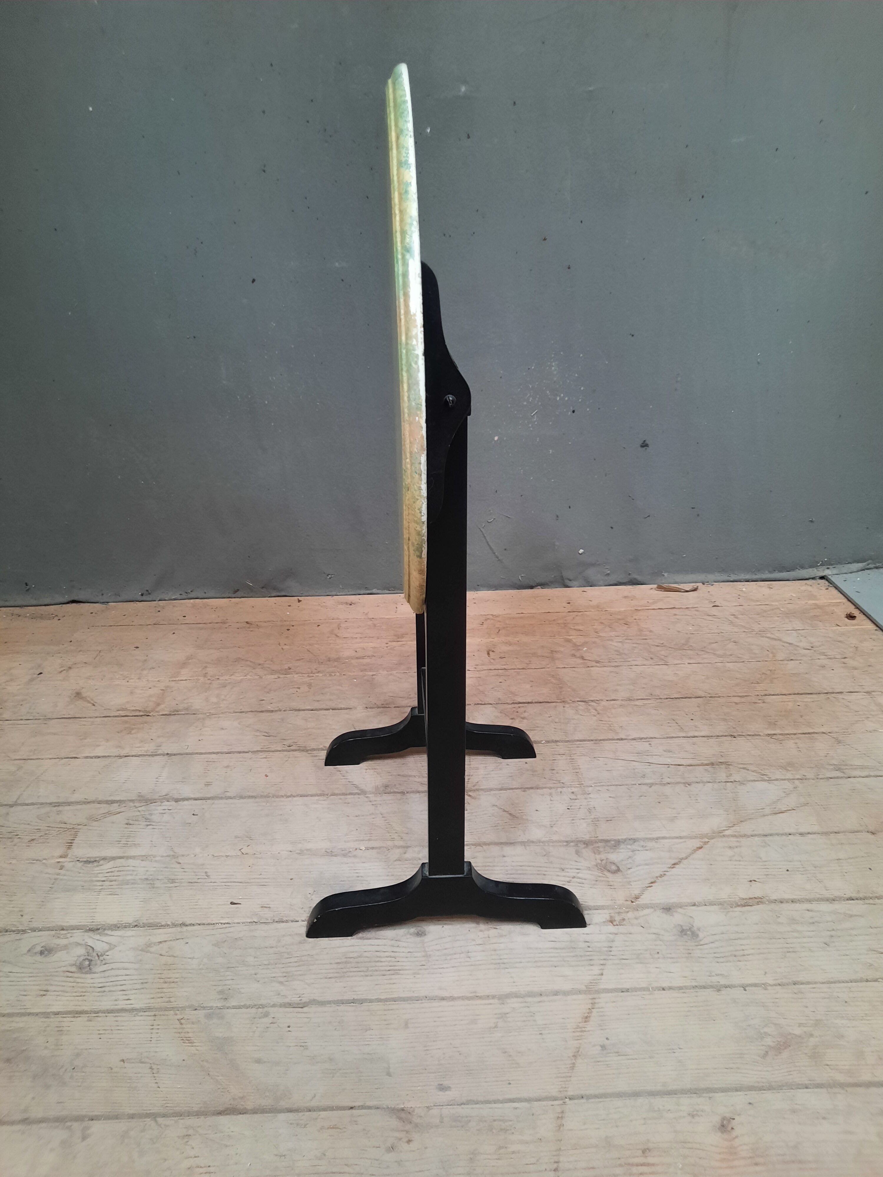 Small winegrower's table