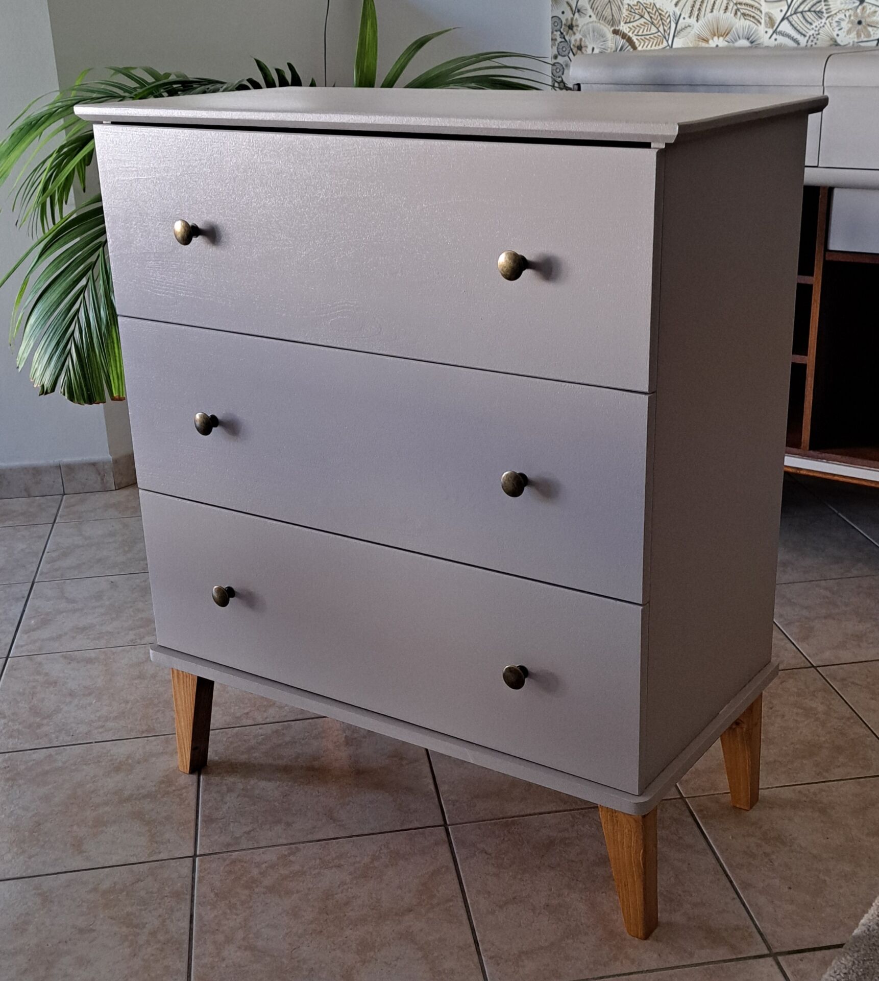 Open the commode