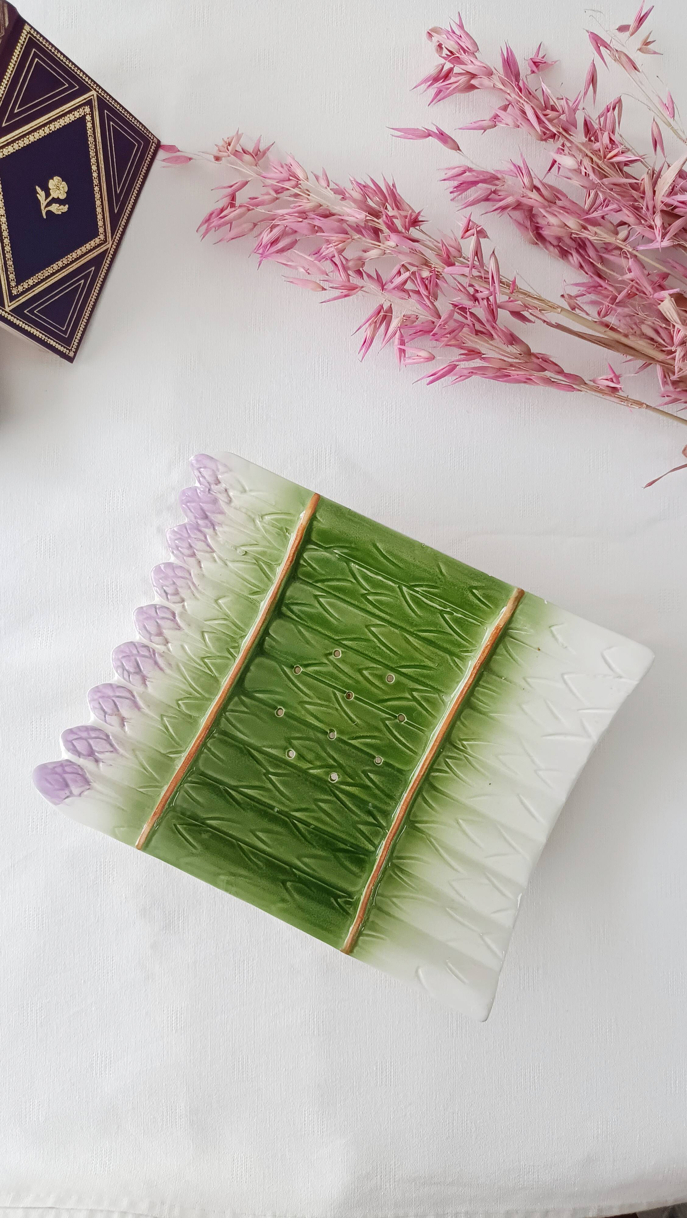 Plat à asperges en barbotine