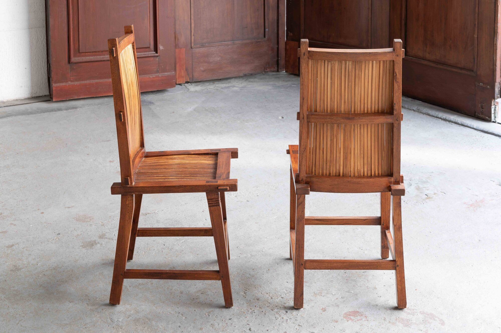 Chaises latérales javanaises