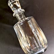 Élégante carafe en cristal taillé Baccarat