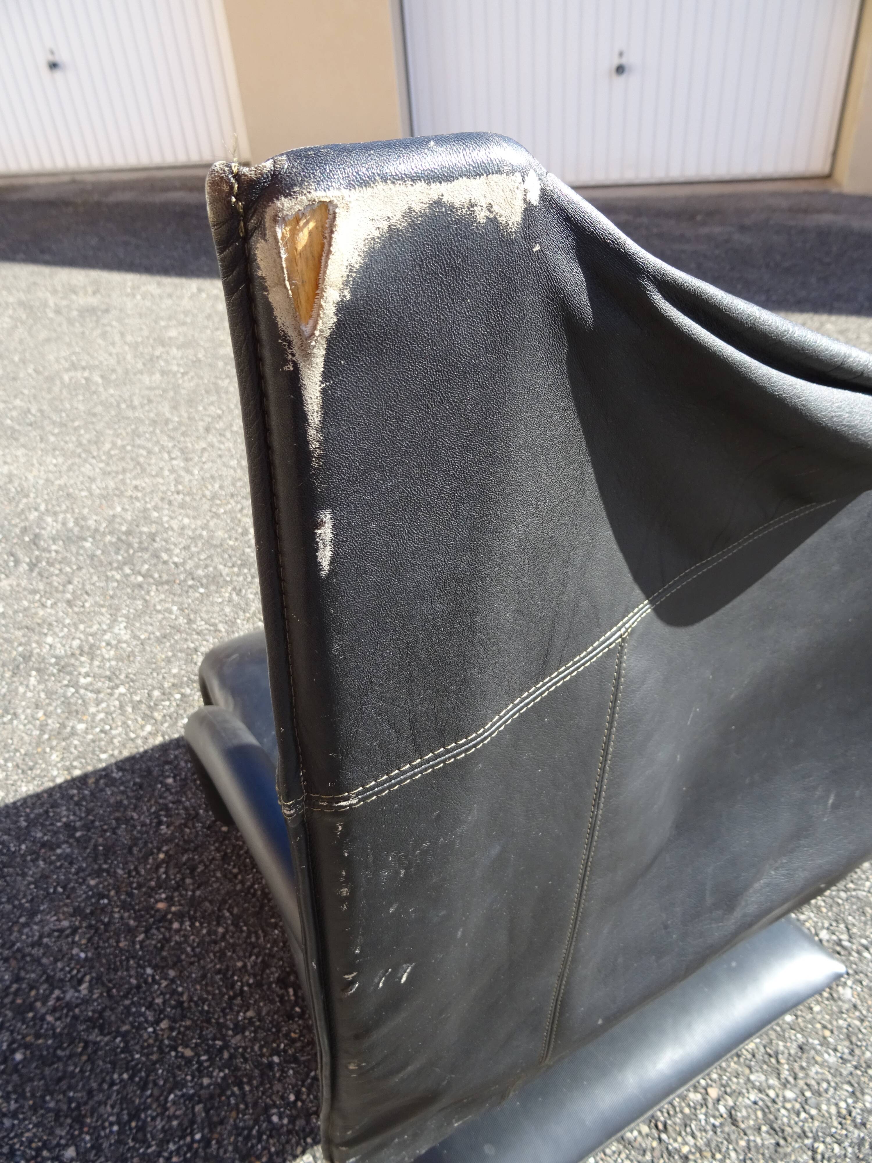 Leather armchair model Zen Claude Brisson Line Roset year 80