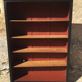 Étagère en sapin patinée noir et rouge basque