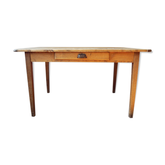 Farmhouse table with drawer