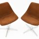 Paire de chaises pivotantes par Roland Schweitzer