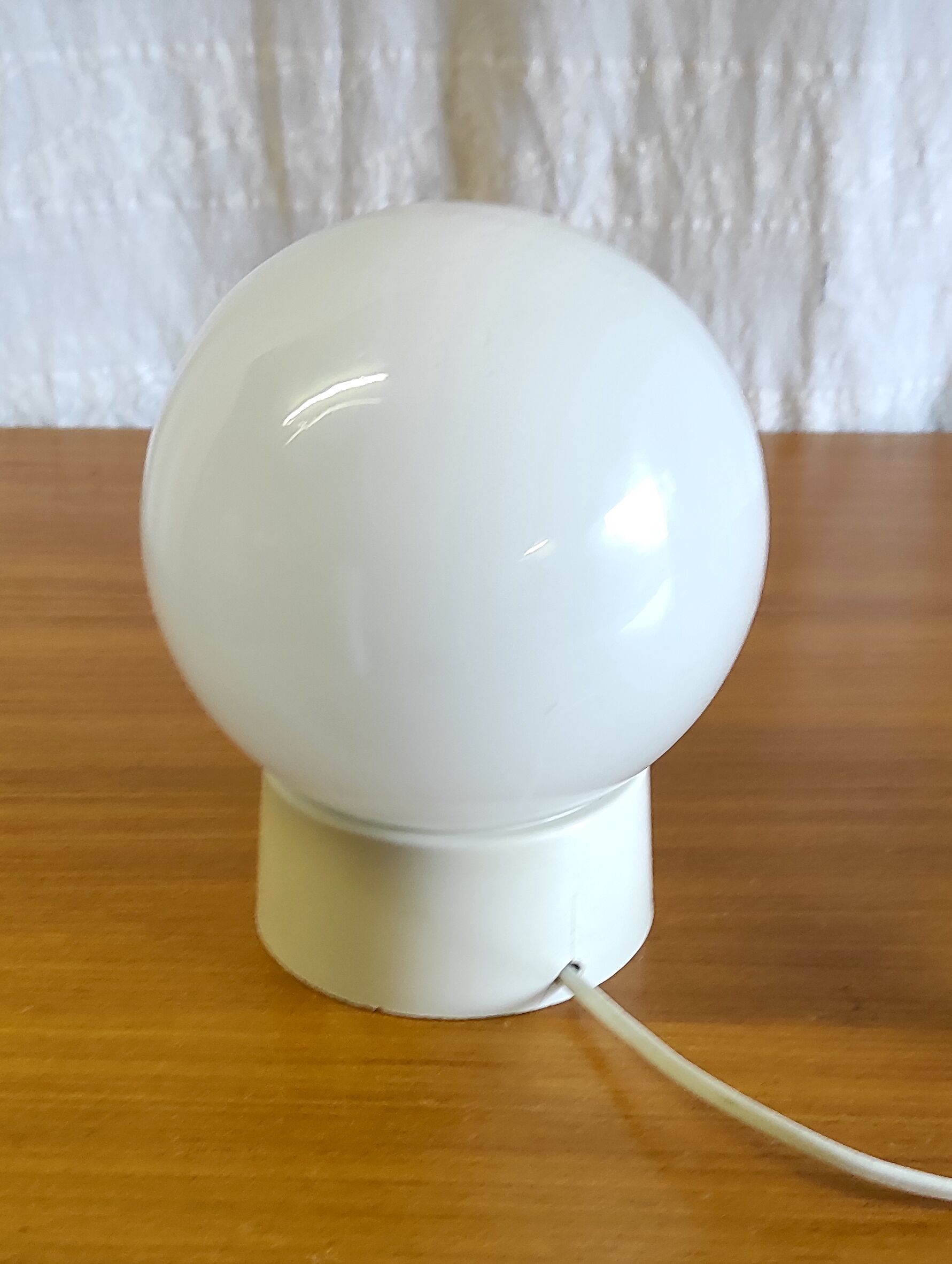 Table lamp white glass globe – 60s/70s