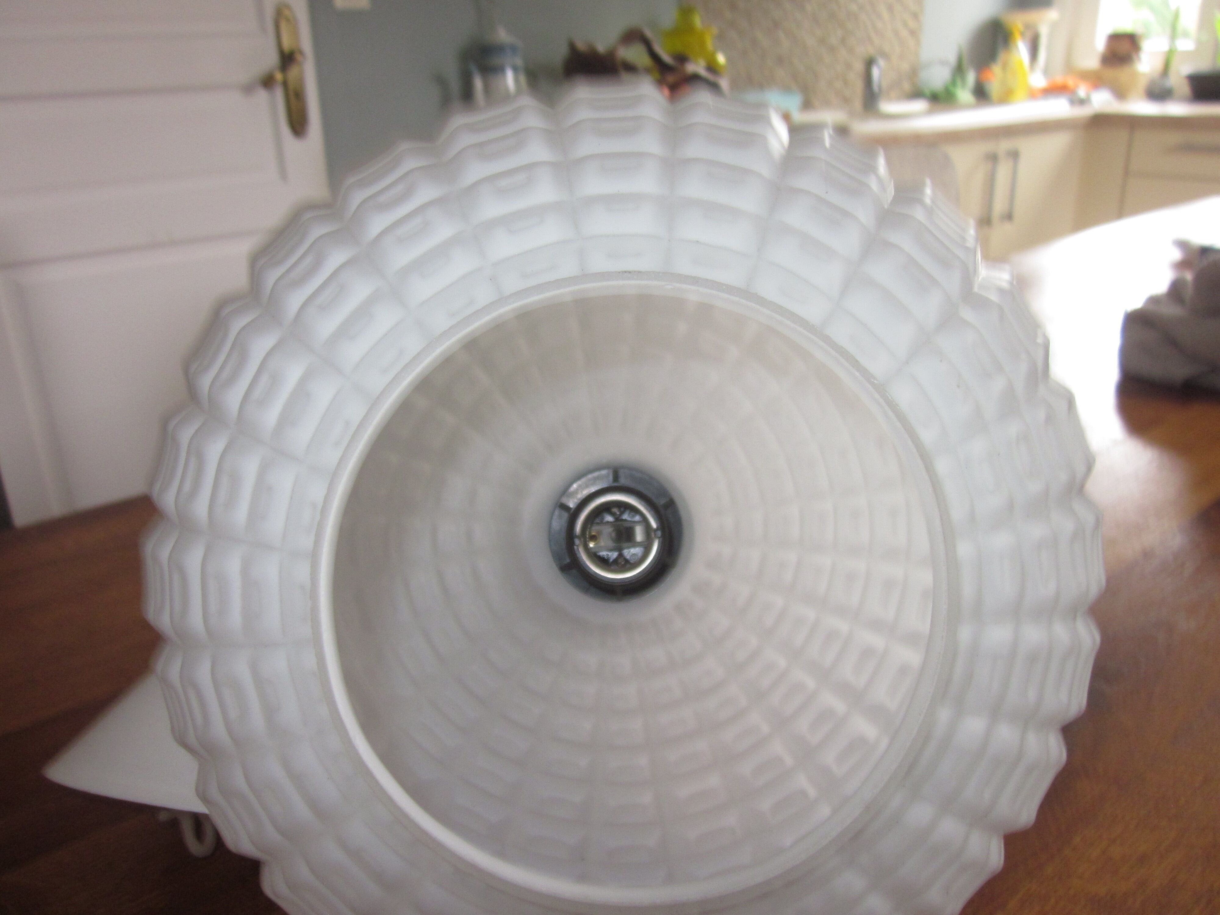 Scandinavian suspension in opaline and teak