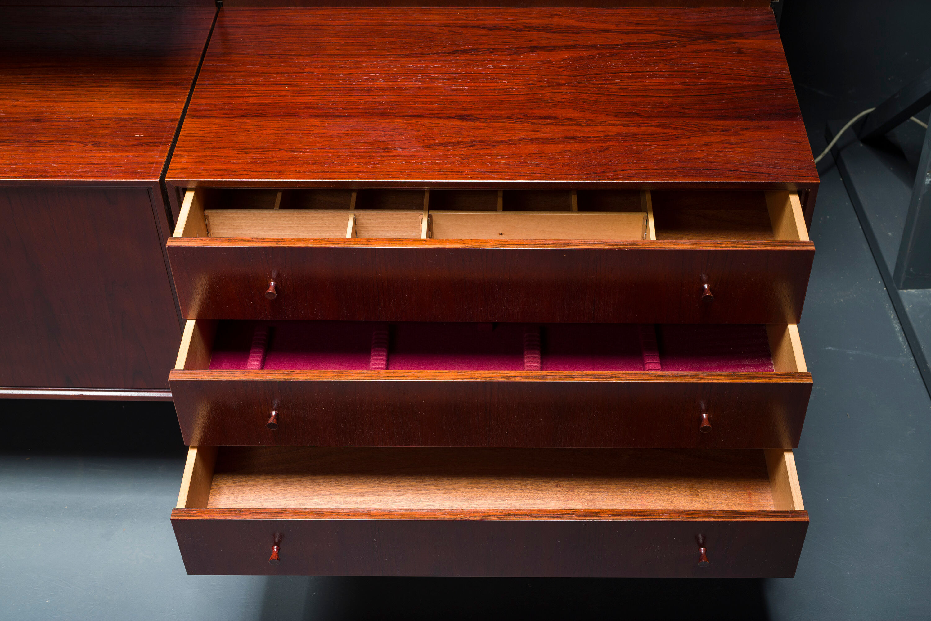 German Rosewood Modular Wall Shelves by IDEE Mobel, 1960s, Set of 25