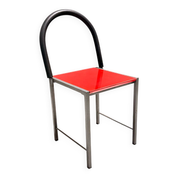 Chaise rouge de style Ettore Sottsass, en stratifié et métal, Italie, 1980