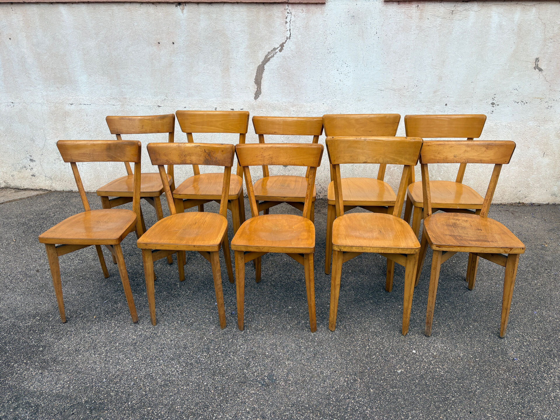 Set de 10 chaises bistrot à croisillon 