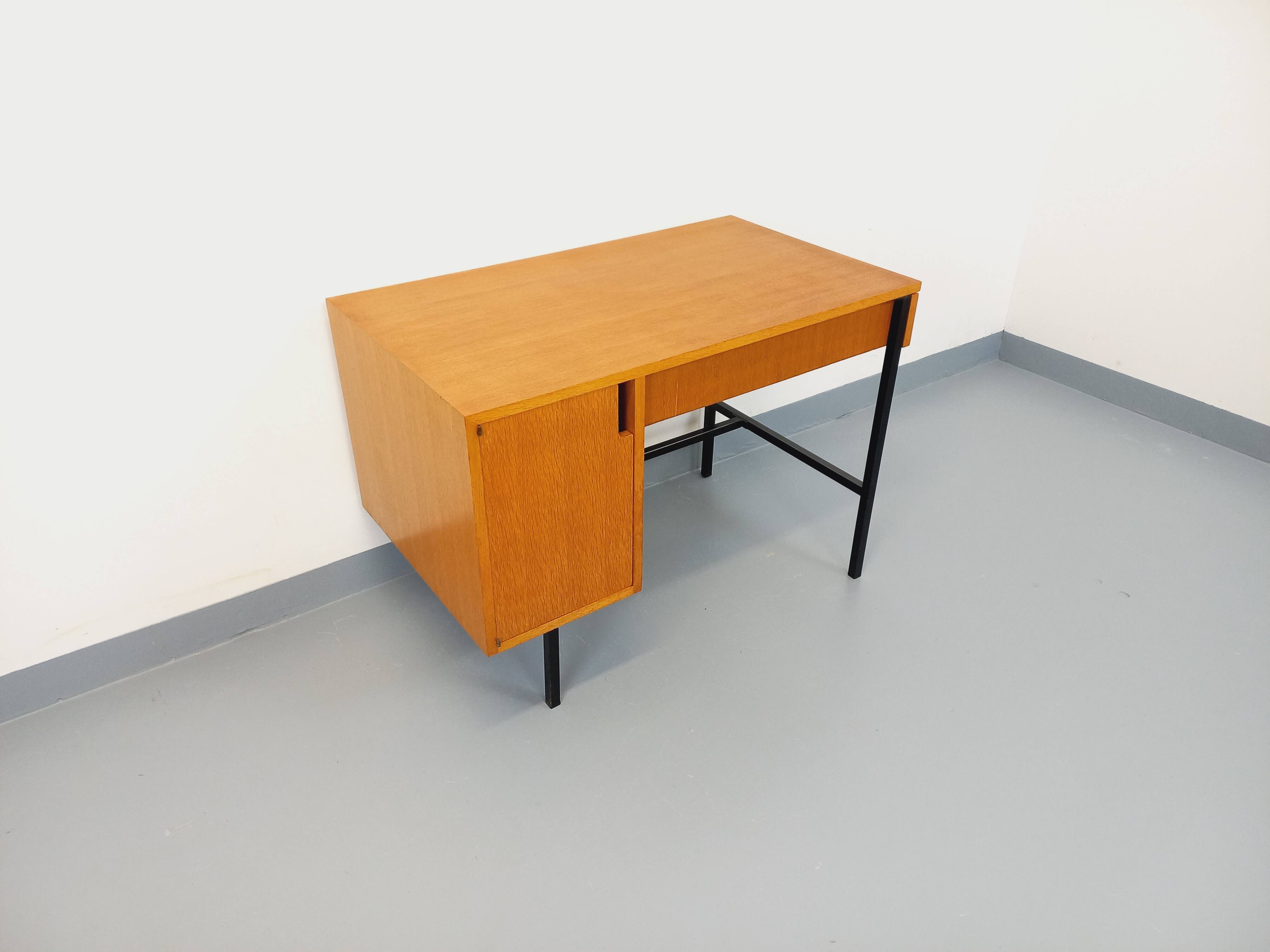 Bureau moderniste vintage Multitable par Jacques Hitier en bois de chêne