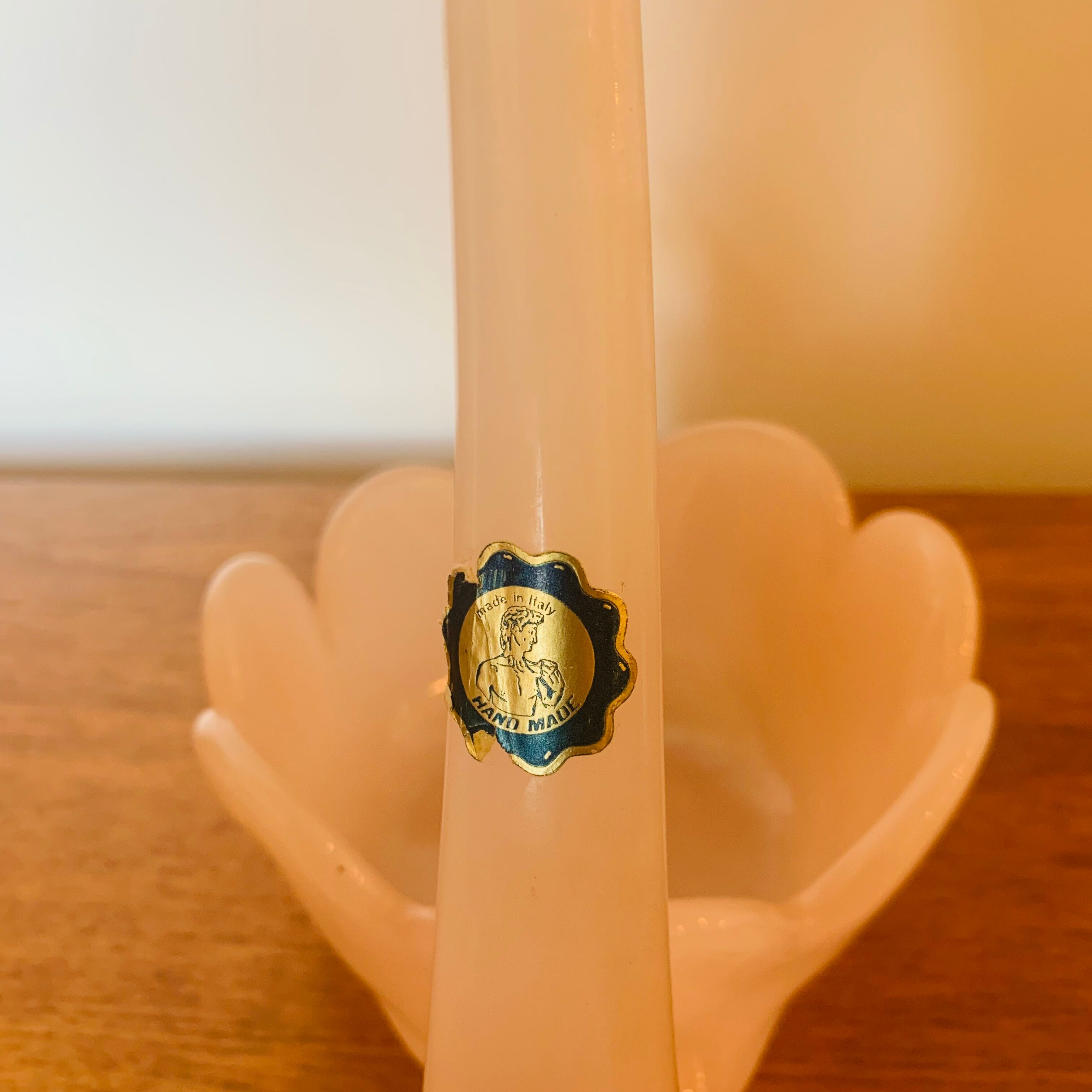 Pink glass paste swan emptier