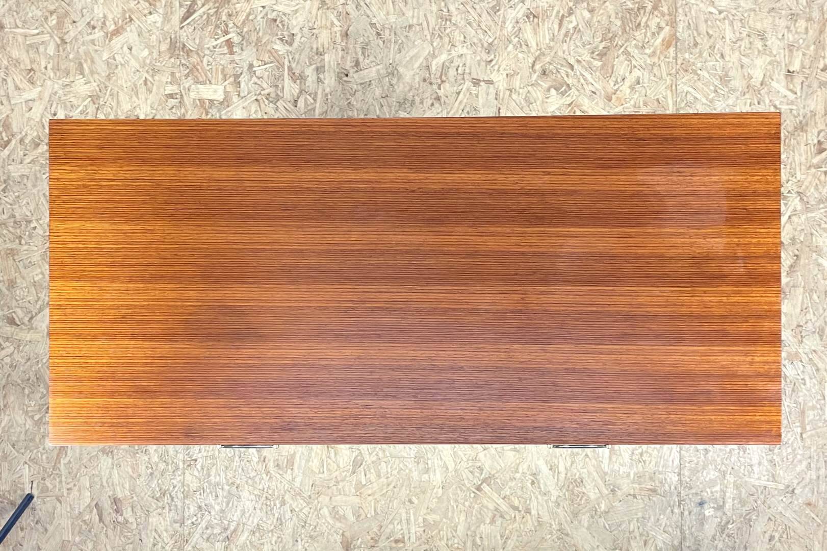 Commode vintage de Meredew